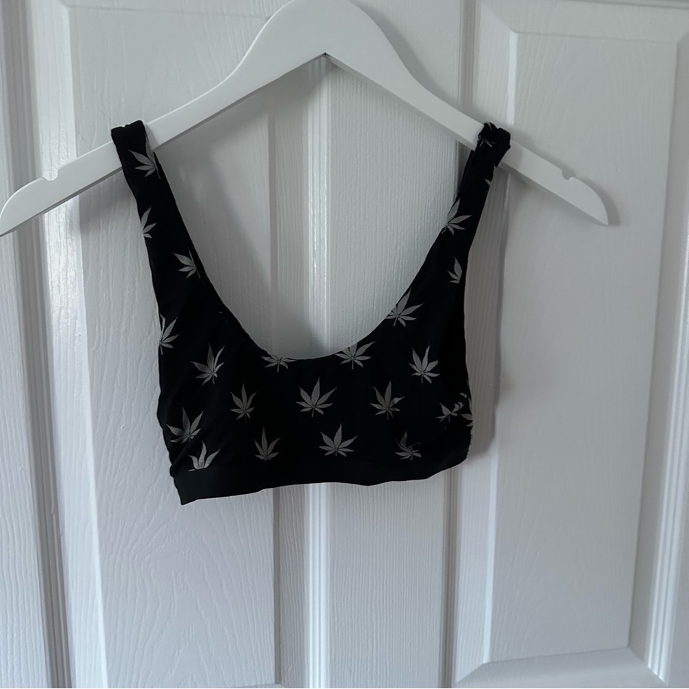 Black Sports Bra